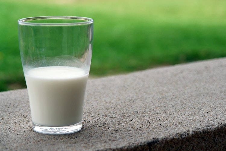 ผลิตภัณฑ์จากนมอาจป้องกันโรคเบาหวานประเภท 2 ได้ แต่เนื้อแดงและเนื้อแปรรูปเพิ่มความเสี่ยง