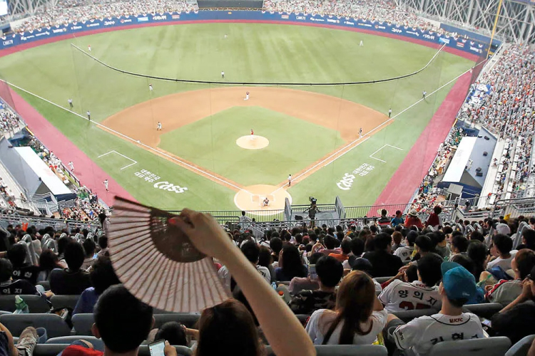 ลีกเบสบอลเกาหลีใต้เปิดเผยมีผู้เข้าร่วมเกิน 1 ล้านคน